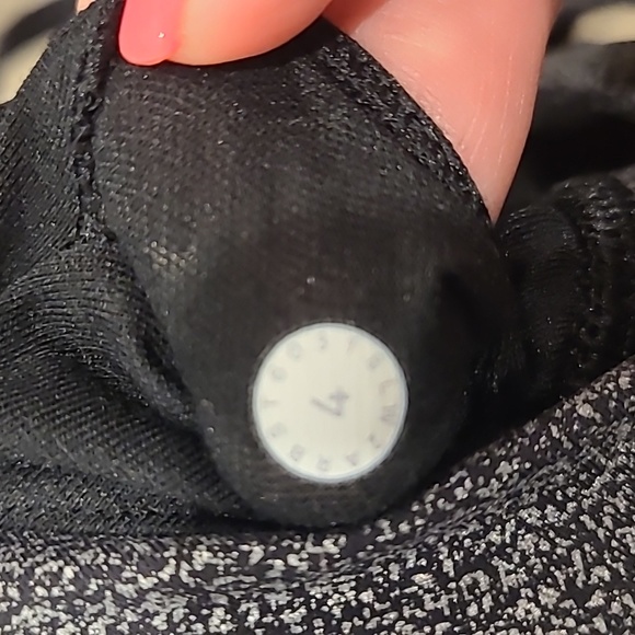 Lululemon Energy Bra Luminosity Foil Print Black Silver - Picture 5 of 8